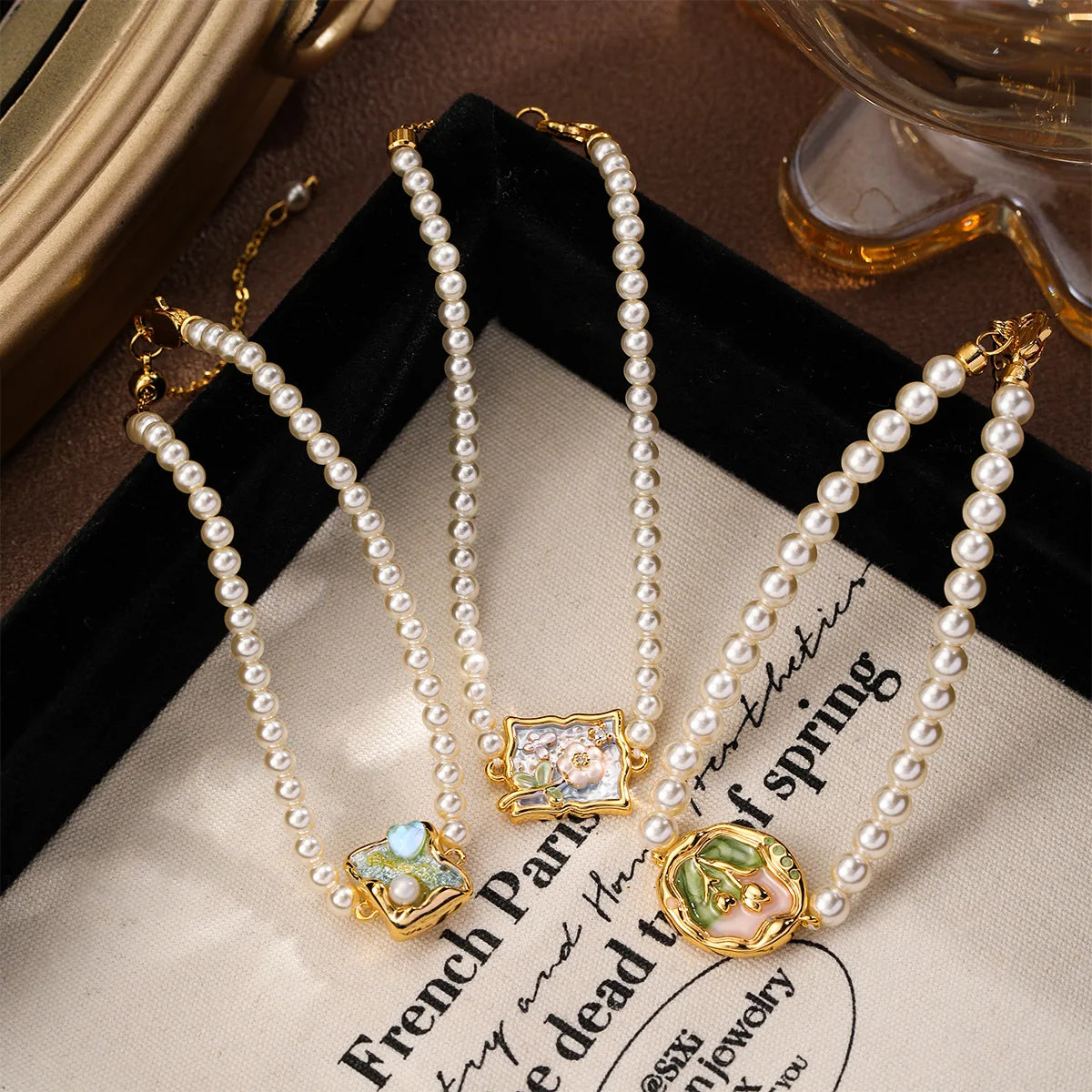 Fashion 18k Gold Copper Freshwater Pearl Bracelets for Girls Sweet Hand-Painted Drip Glaze Jewelry for Women Ladies Wholesale