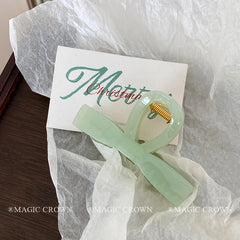 Women Hot Sale Green Minimalistic Medium Hair Claw Clips Graceful Classic Hair Claw Clip Accessories for Ladies Daily Office Use