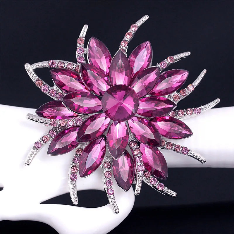 Fashion Glitter Sparkle Flowers Floral Brooches Sweet Elegant Vintage Retro Luxury Jewelry for Women Ladies Accessories Chic