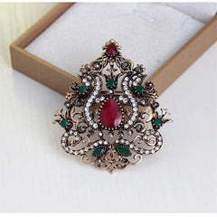 Fashion Glamorous Dainty Rhinestone Glitter Brooches for Girls Elegant Graceful Pins Jewelry for Women Ladies Accessories