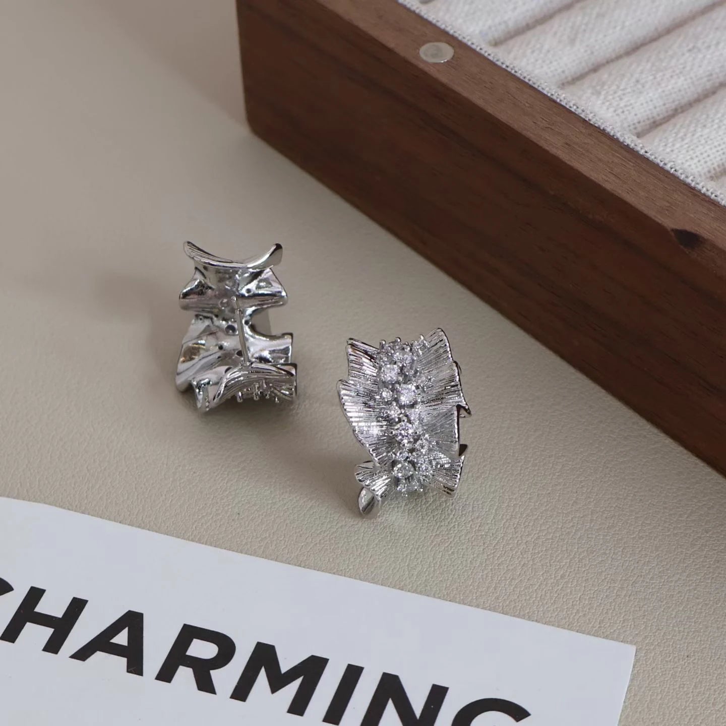 Ladies Flower Heart Decorative Small Drop Earring Fashion Elegant Luxurious Charms Glitter Sequined Bulk Jewelry Accessories