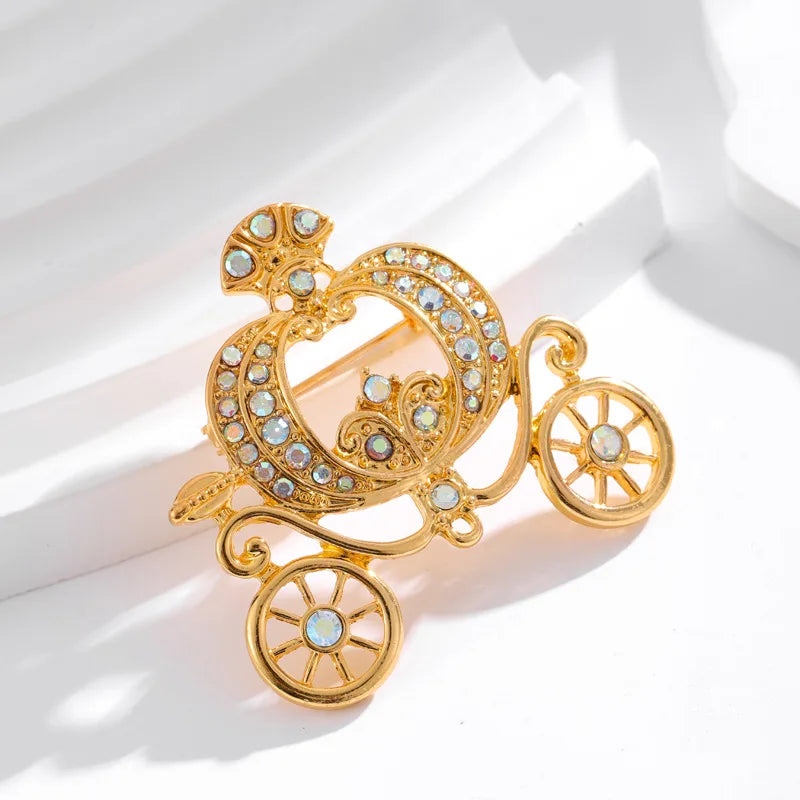 Sweet Princess Pumpkin Cart Glitter Sparking Brooches for Girls Sweet Elegant Stylish Pins Jewelry for Women Ladies Accessories