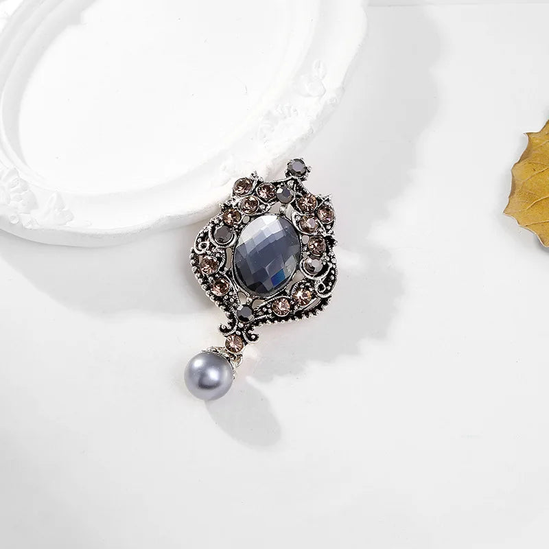 Fashion Luxury Glitter Sparing Glitter Brooches for Girls Vintage Retro Charms Dainty Pins Jewelry for Women Ladies Accessories