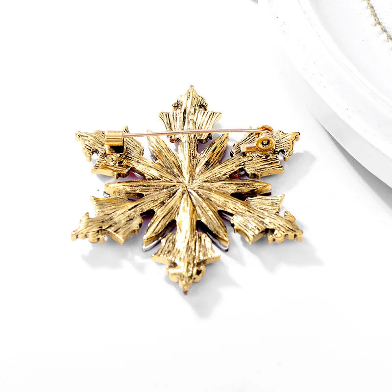 Fashion Glitter Luxury Snow Flake Sweet Brooches for Girls Trendy Stylish Pins Jewelry for Women Ladies Accessories Wholesale