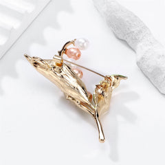 Fashionable Flower Sweet Elegant Trendy Brooches for Girls Glamorous Charms Pins Jewelry for Women Ladies Accessories Hot Sale
