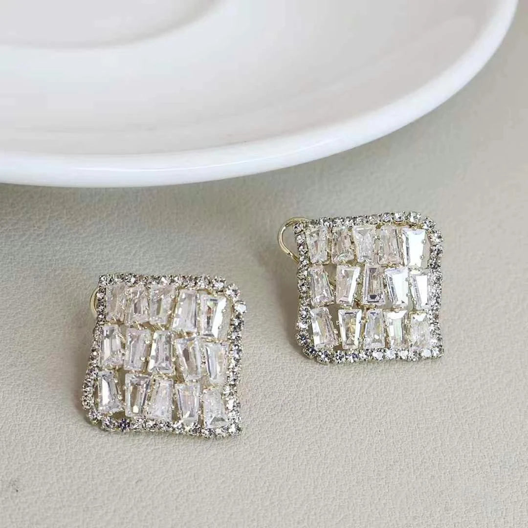 Charms Fashion Glitter Simple Rhinestone for Girls Elegant Luxury Jewelry for Women Lady Accessories Wholesale Chinese Supplier