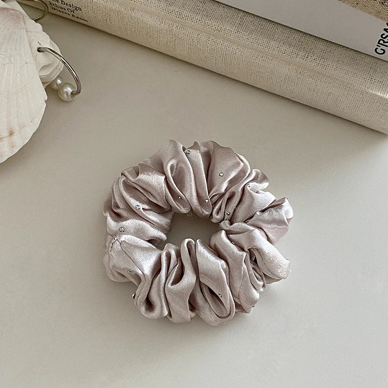 Elegant Satin Hair Ties Silver Pearl Beads Scrunchies High-end Fashion Hair Accessories for Women Girls Hair Bands Wholesale