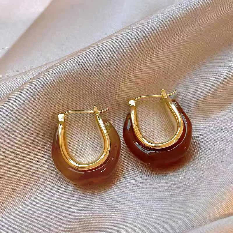 Women Moon Shape Small Amber Hoop Earring Elegant Vintage Elegant Graceful Charms Bulk Jewelry Accessories for Causal Daily Use