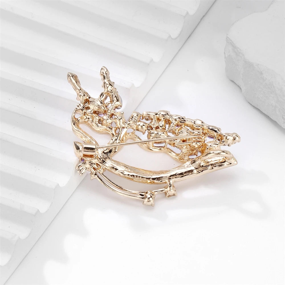 Fashion Glitter Rhinestone Butterfly Sweet Brooches for Girls Sparking Elegant Pins Jewelry for Women Ladies Accessories Chic