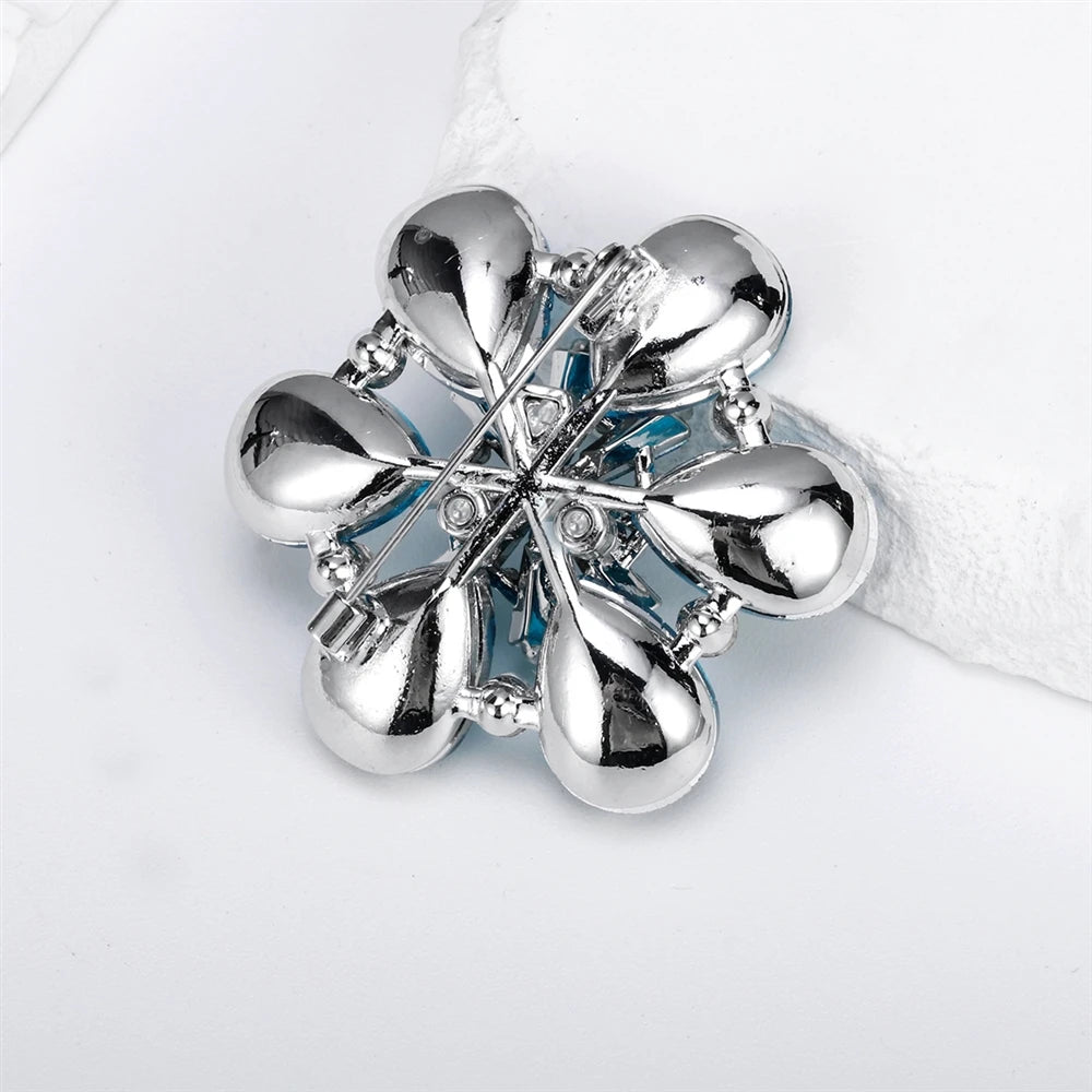 Fashion Glitter Sweet Rhinestone Brooches for Girls Snow Flake Pins Jewelry for Women Ladies Accessories New Design Hot Sale