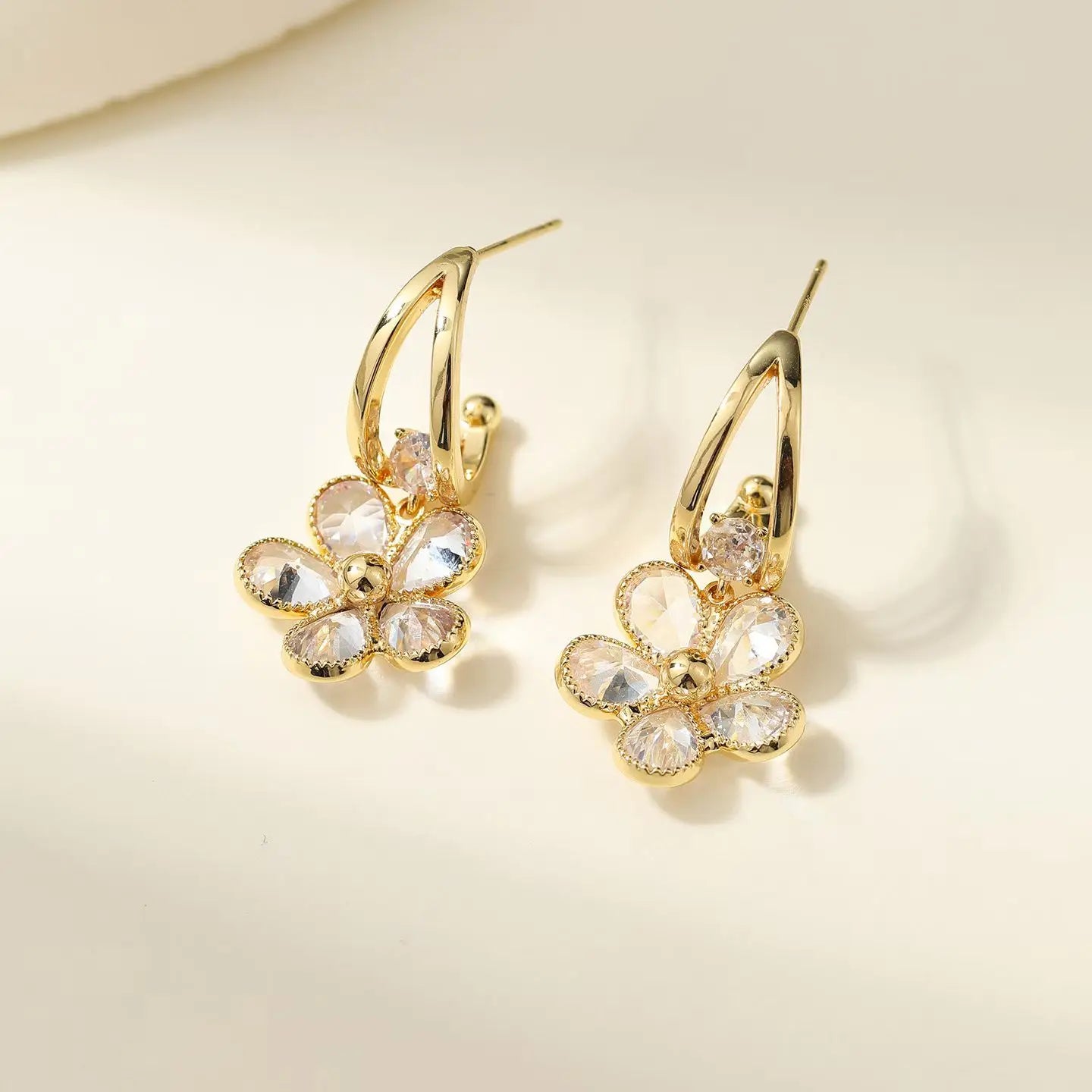 Graceful Elegant Imitation Pearl Drop Earrings for Girls Glitter Flowers Jewelry for Women Ladies Accessories Wholesale Chic