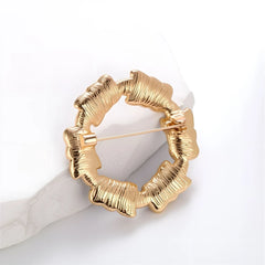 Fashion Luxury Flowers Sweet Floral Brooches for Girls Stylish Pins Jewelry for Women Ladies Accessories New Design Wholesale