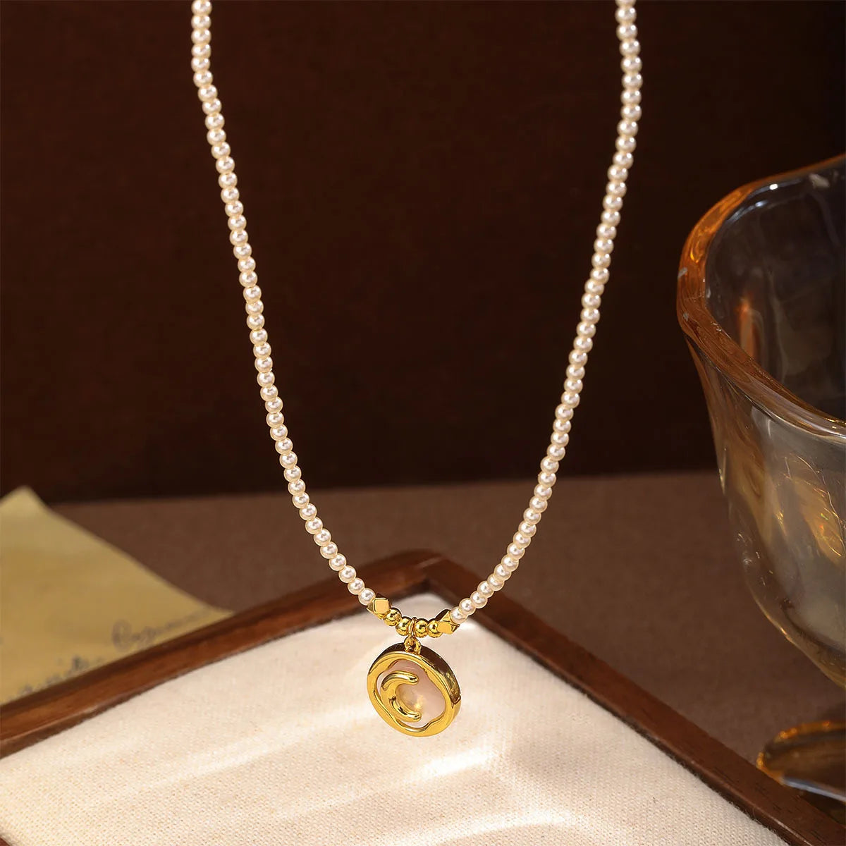 Fashion Elegant French Style Pearl Necklaces for Girls Copper 18K Gold Plated Jewelry for Women Ladies Wholesale China Supplier