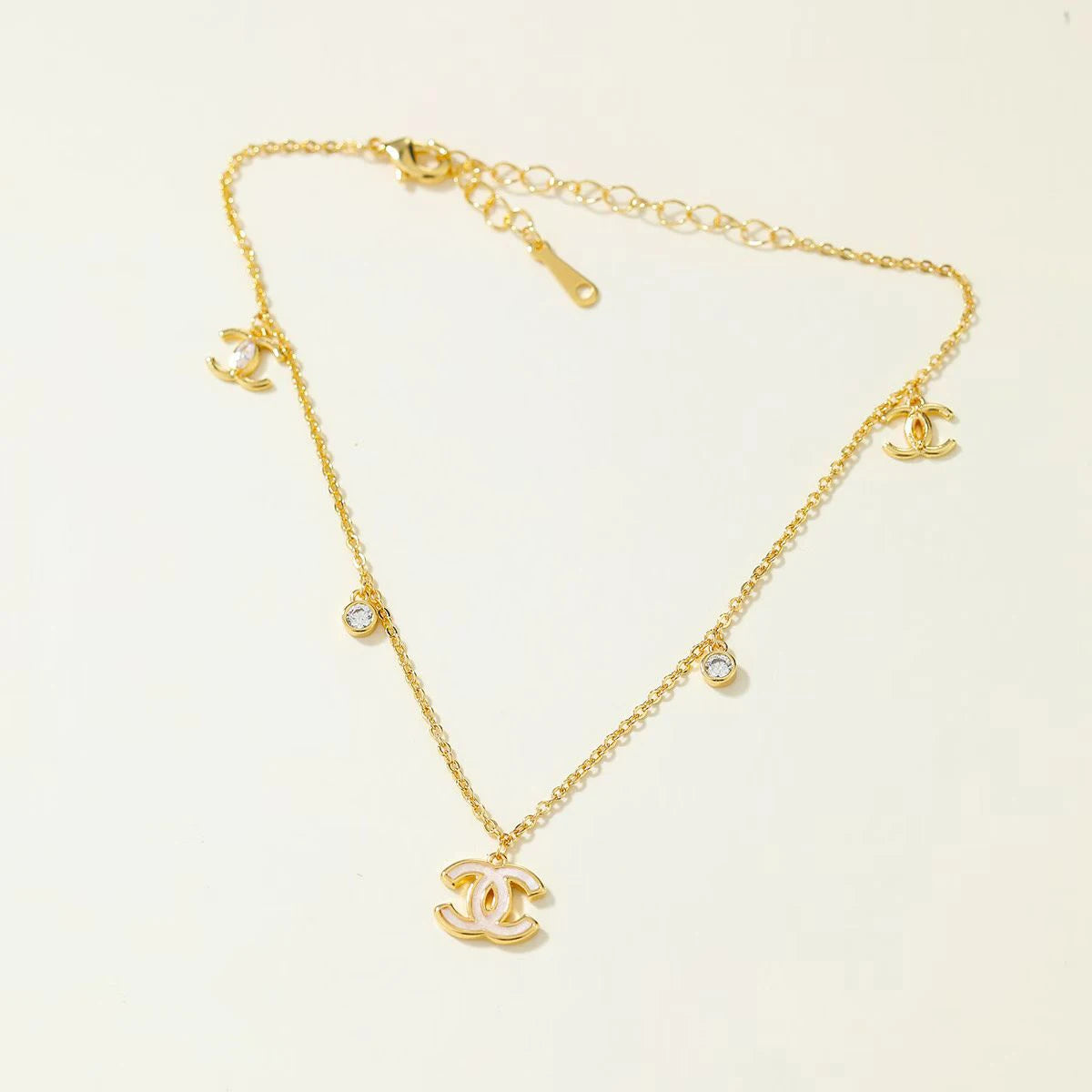 Fashion Refined Charms Elegant Bracelets for Girls Chain Glamorous Art Deco Jewellry for Women Ladies Accessories Bijuterias