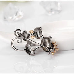 Fashion Simple Minimalistic Cats Puppy Sweet Brooches for Girls Glitter Lustrous Pins Jewelry for Women Ladies Accessories