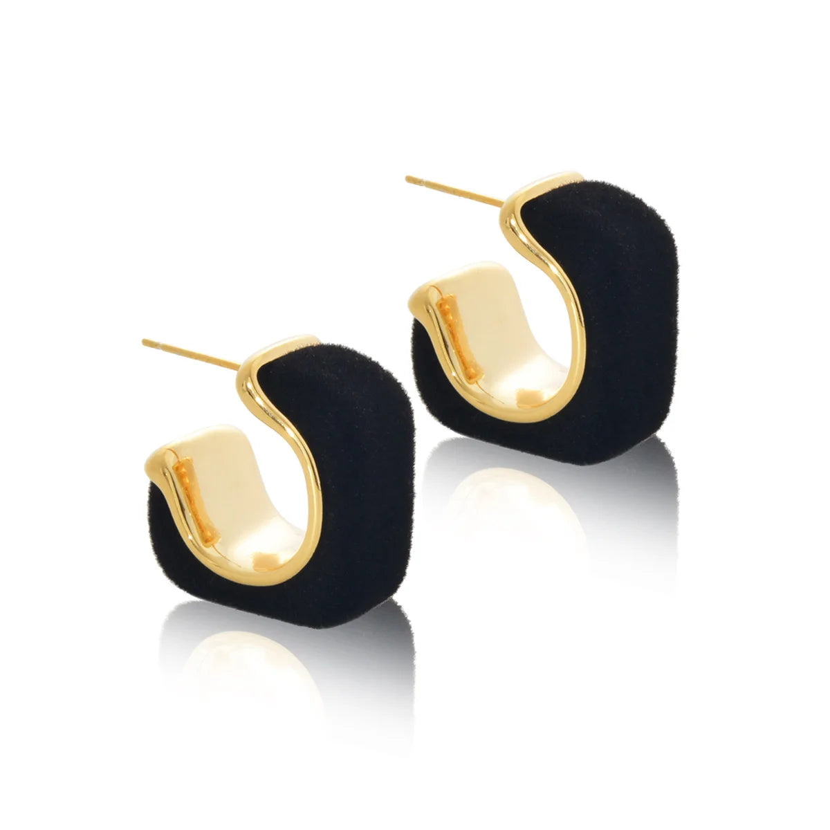 Women 's Retro Square Pattern Earrings Velvet Elegant High-end Earrings Light Luxury Niche Design Ear Accessories Autumn Winter