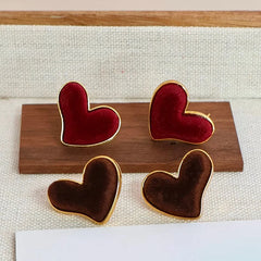 Fashion Heart Shaped Designer Velvet Simple Stud Earrings for Girls Simple Art Deco Dainty Jewelry for Women Ladies Accessories