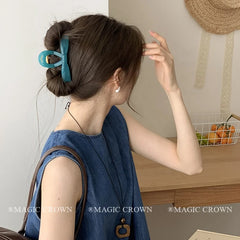 Women Hot Sale Green Minimalistic Medium Hair Claw Clips Graceful Classic Hair Claw Clip Accessories for Ladies Daily Office Use