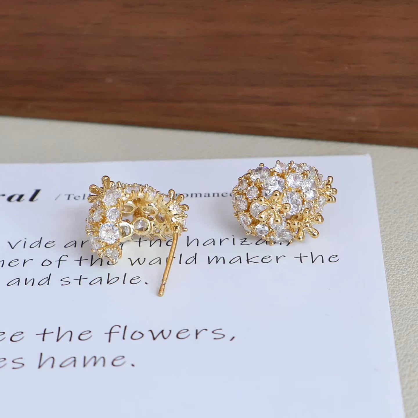 Fashion Dainty Golden Sweet Star Drop Earrings for Girls Elegant Art Deco Glamorous Jewelry for Women Ladies Accessories Chic