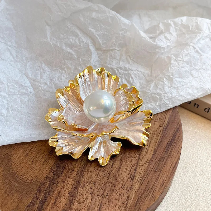 Fashion Pearl Flower Elegant Simple Vintage Brooches for Girls Sweet Jewelry for Women Ladies Wholesale China Manufacturer
