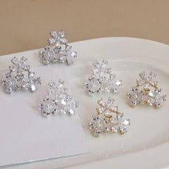 Glitter Flower Imitation Pearl Luxury Stud Earrings for Girls Elegant Simple Glamorous Jewelry for Women Ladies Accessories