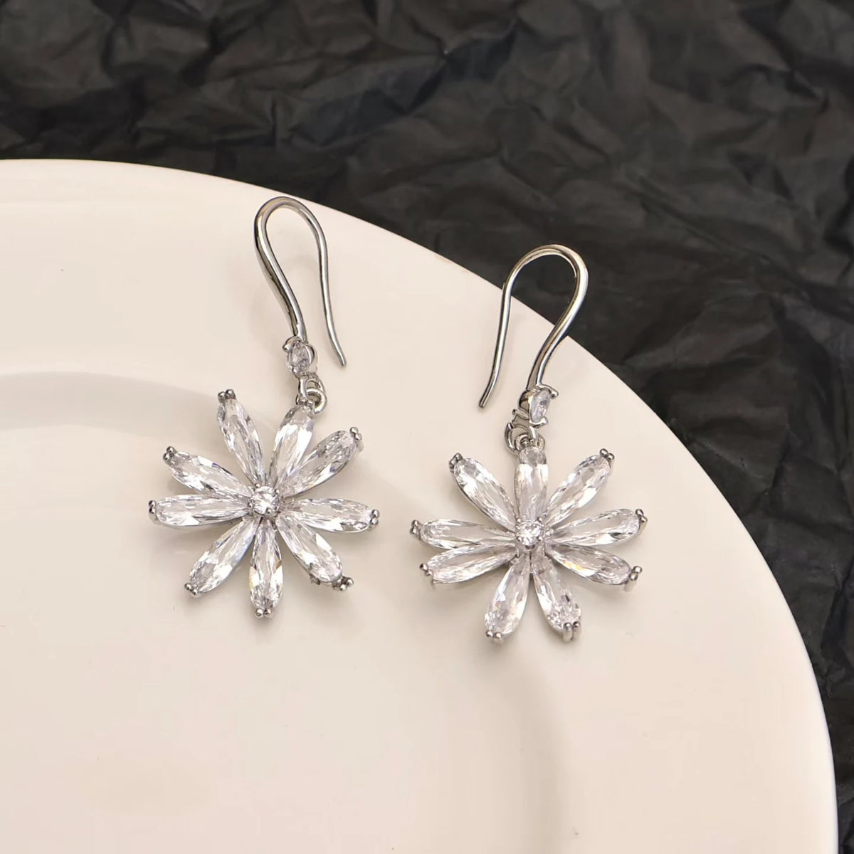 Sweet Cherry Fruit Simple Art Deco Drop Earrings for Girls Glitter Stunning Flower Floral Jewelry for Women Ladies Accessories