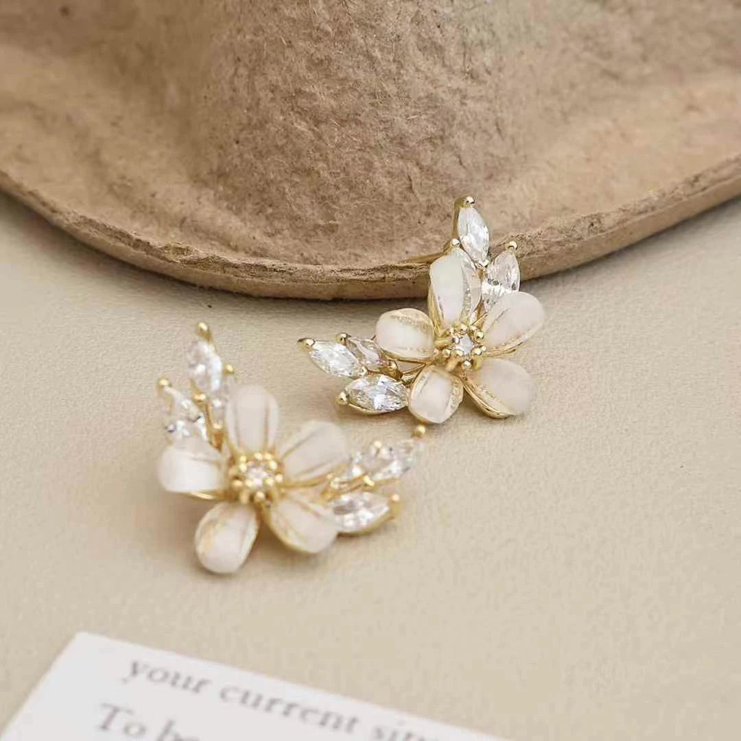 Female Latest New Design Irregular Shape Small Drop Earring Fashion Elegant Luxurious Dainty High Quality Bulk Jewelry Accessory