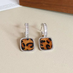 Fashion Sweet Classic Leopard Drop Earrings for Girls Dainty Glamorous Art Deco Jewelry for Women Ladies Accessories Wholesale