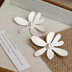 Ladies Hot Sale New Design Flower Shape Large Stud Earring Trendy Charms Latest Bulk Order Jewelry Accessories for Women Daily