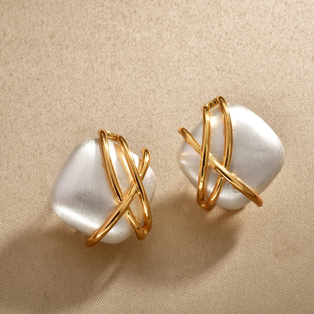 Female Niche Fashion Stud Earrings Geometric Wrapped Brushed-look Earrings for Women High-end Elegant Fashion Earrings Wholesale