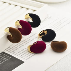 Retro Earrings Stud Female New Irregular Velvet Hoop Earrings Niche Design Light Luxury Fashion Earrings Autumn and Winter Bulk