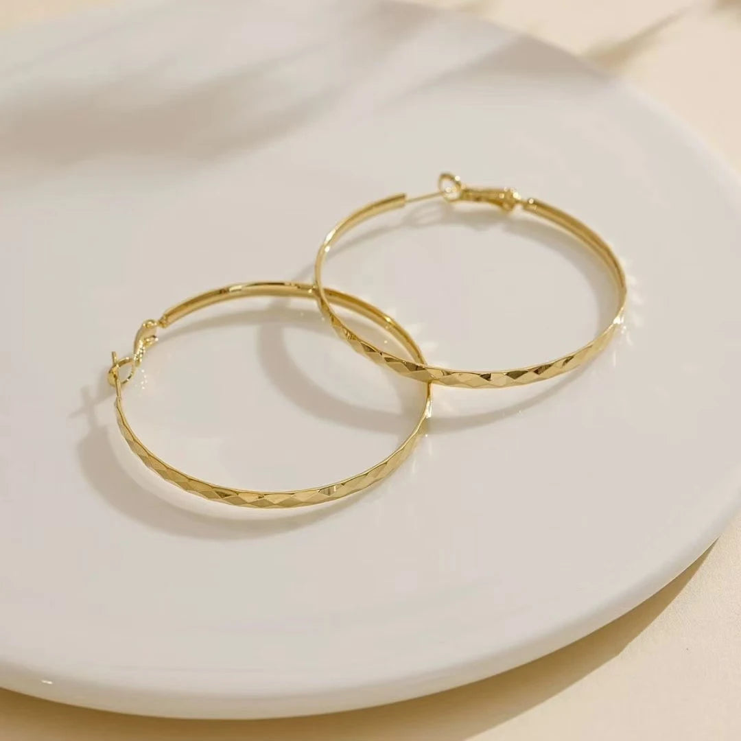 Fashion Classic Vintage Retro Minimalistic Hoop Earrings for Girls Trendy Elegant Charms Jewelry for Women Ladies Accessories