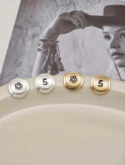 Ladies Letter Print Flower Shape Small Mini Stud Earring Fashion Elegant Simple High Quality Bulk Jewelry Accessories for Causal