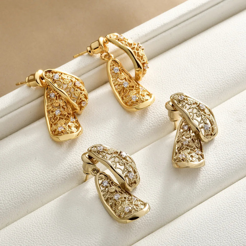 Front and Back Two-Way Stud Earrings French Style Exquisite Glitter Hollow Lace Pattern Earrings Fashion Elegant Retro Luxury
