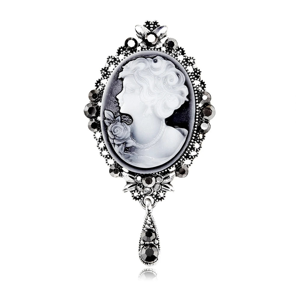 European and American Style Victoria Elegant Sparkle Brooches for Girls Vintage Retro Angel Jewelry for Women Ladies Accessories