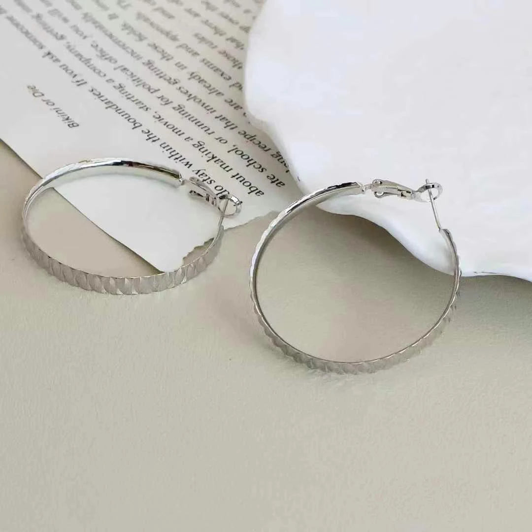 Ladies Simple Hot Sale Large Circle Hoop Earring Fashion Sequined Chic Charms High Quality Bulk Jewelry Accessories for Casual