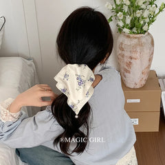 Hot Sale White Flower Medium Scrunchies Trendy Graceful Customized Wholesale in Stock Hair Ties Accessories for Women Daily Use