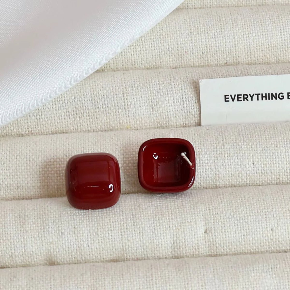 Red Simple Solid Color Fashion Stud Earrings for Girls Sweet Cute Jewelry for Women Ladies Bijuterias Wholesale Light Weight