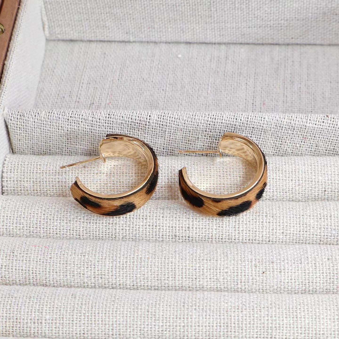 Women Leopard Print Decorative Small Hoop Earring Fashion Elegant Glamorous Trendy Wholesale Jewelry Accessories for Daily Use