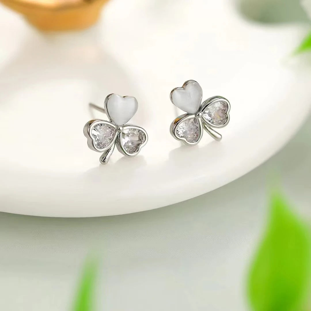 Women New Design Flower Shape Butterfly Heart Decorative Mini Stud Earring Fashion Elegant Simple Bulk Daily Jewelry Accessory