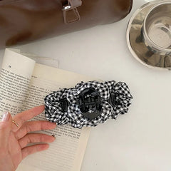 Wholesale Fashion Elegant Hair Claw Clips Hot Sale Black White Plaid Medium High Durable HairPins Accessories for Daily Fabric