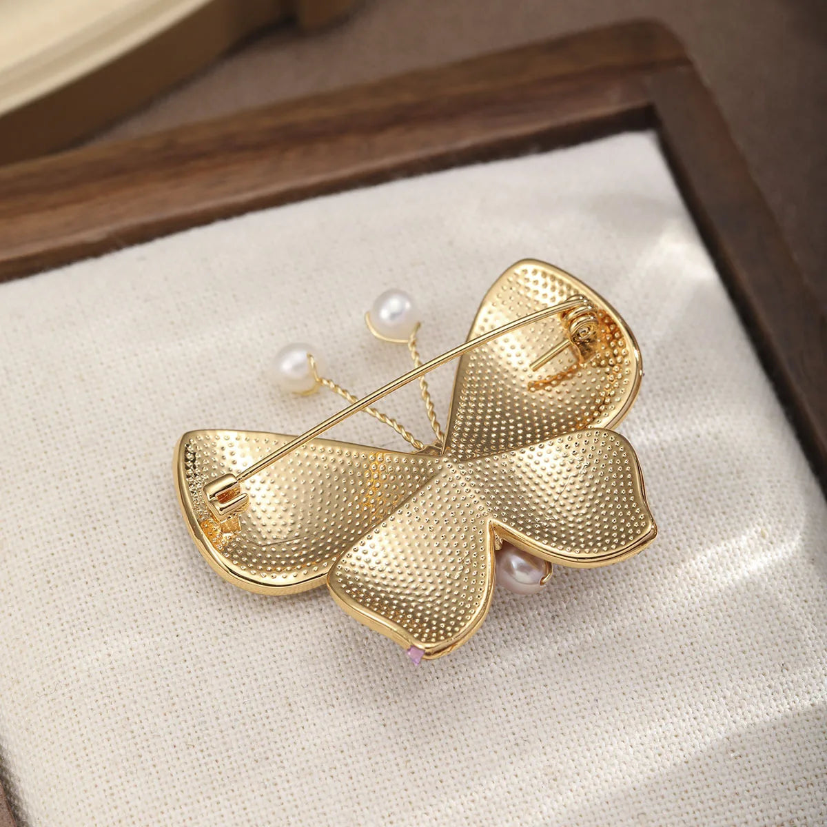 Fashion Abalone Shell Purple Butterfly Brooches for Girls Sweet Elegant Jewelry for Women Ladies China Factory Wholesale Bulk