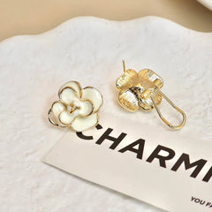 Ladies Flower Shape Creative Design Small Stud Earring Fashion Elegant Graceful Lightweight Bulk Jewelry Accessories for Holiday