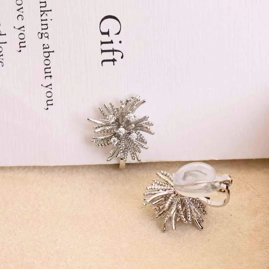 Women Latest Creative Design Irregular Shape Small Clip-on Earring Trendy Elegant Chic Charms Bulk Jewelry Accessories for Daily
