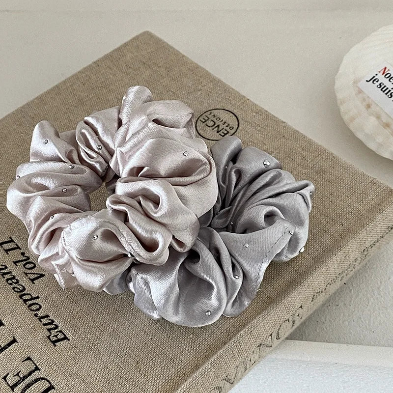 Elegant Satin Hair Ties Silver Pearl Beads Scrunchies High-end Fashion Hair Accessories for Women Girls Hair Bands Wholesale