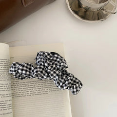 Wholesale Fashion Elegant Hair Claw Clips Hot Sale Black White Plaid Medium High Durable HairPins Accessories for Daily Fabric