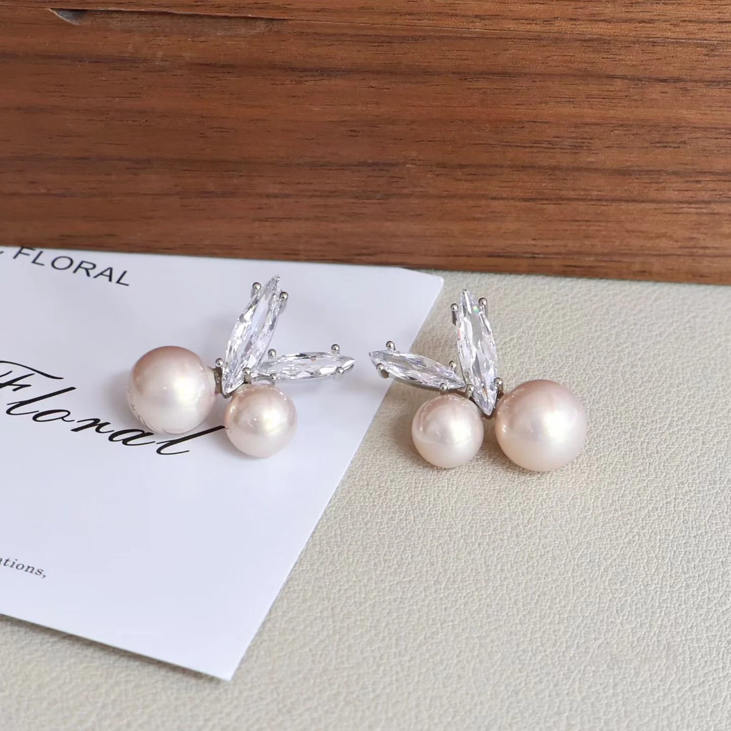 Fashion Heart Shaped Simple Elegant Drop Earrings for Girls Imitation Pearl Art Deco Jewelry for Women Ladies Accessories Chic