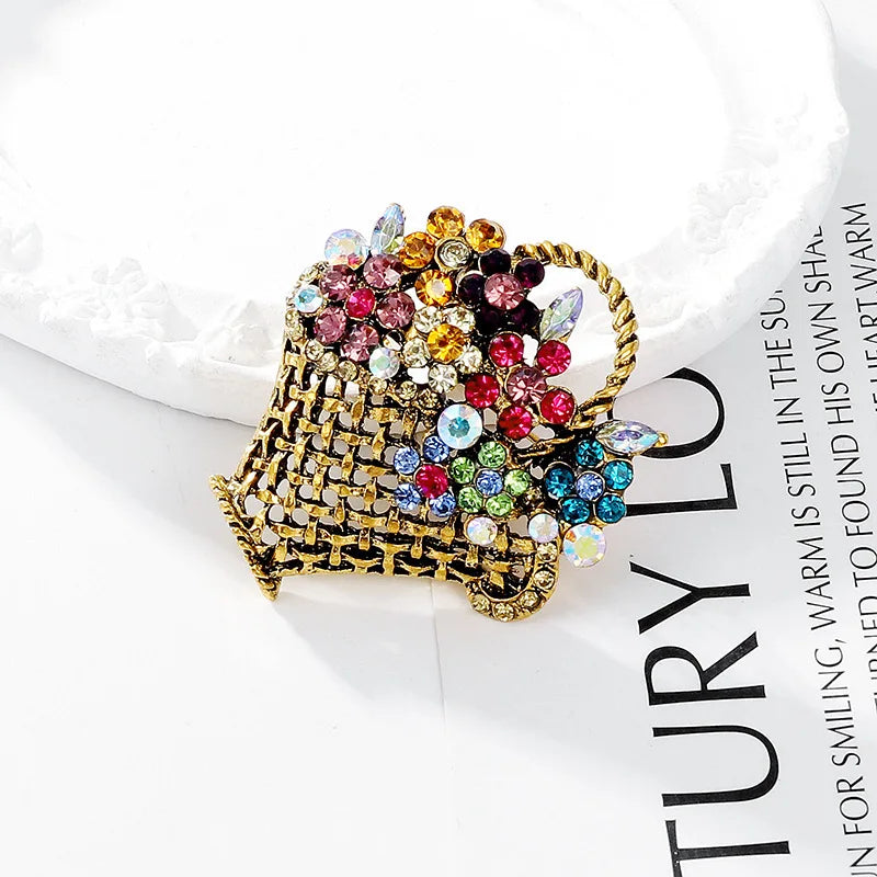 Fashion Flowers Sweet Glitter Rhinestone Sparking Brooches for Girls Stylish Pins Jewelry for Women Ladies Accessories Hot Sale