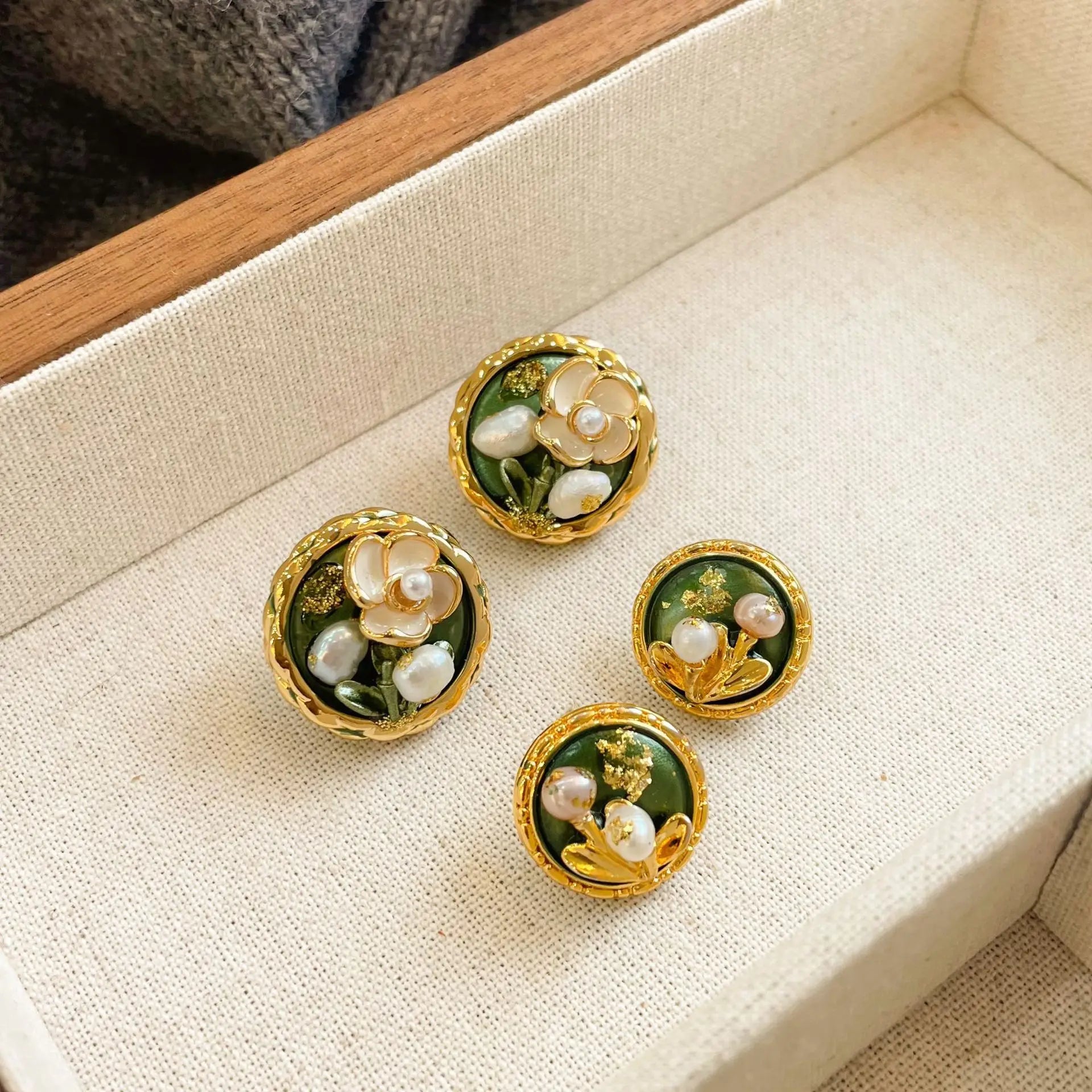 Fashion Freshwater Pearl Hand-Painted Drip Glaze Flower Stud Earrings for Girls Sweet Copper 18K Gold Jewelry Wholesale Bulk
