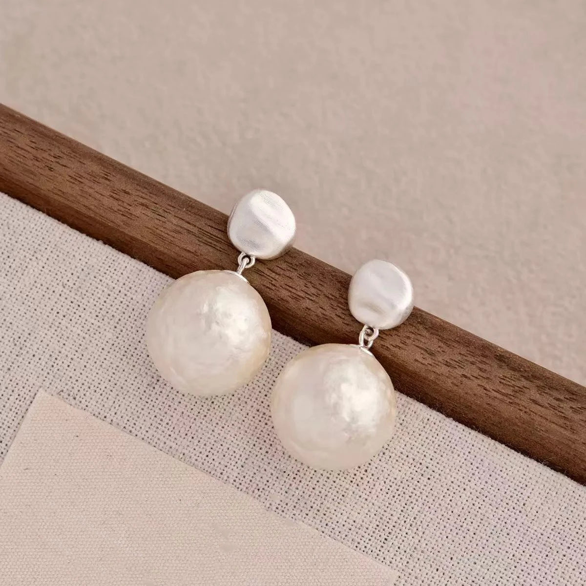Fashion Simple Classic Elegant Drop Earrings for Girls Sweet Imitation Pearl Dainty Jewelry for Women Lady Accessories Wholesale